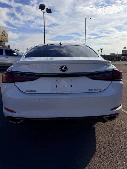 2019 Lexus ES 7th Gen - Image 4 of 12