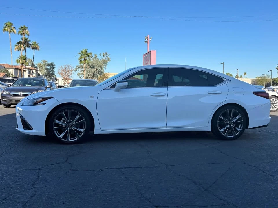 2019 Lexus ES 7th Gen - Image 6 of 18