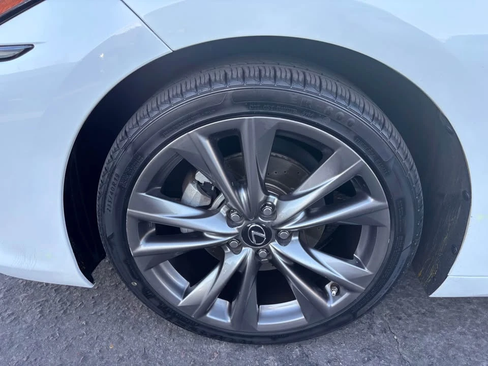 2019 Lexus ES 7th Gen - Image 9 of 18