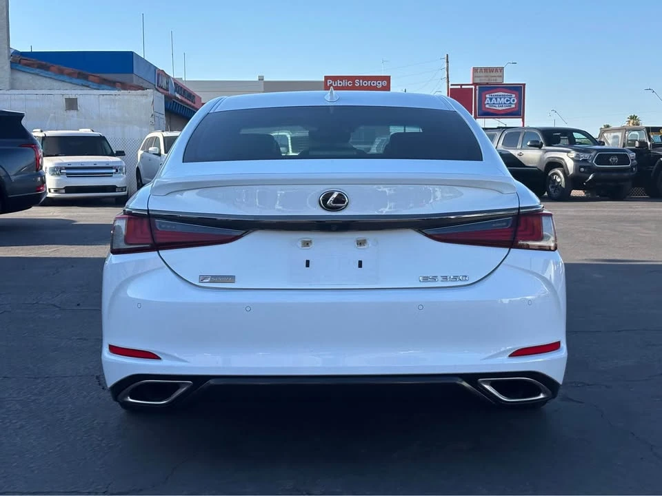 2019 Lexus ES 7th Gen - Image 4 of 18