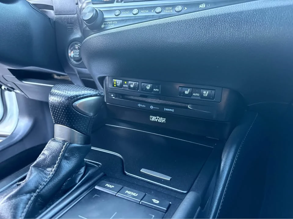 2019 Lexus ES 7th Gen - Image 14 of 18