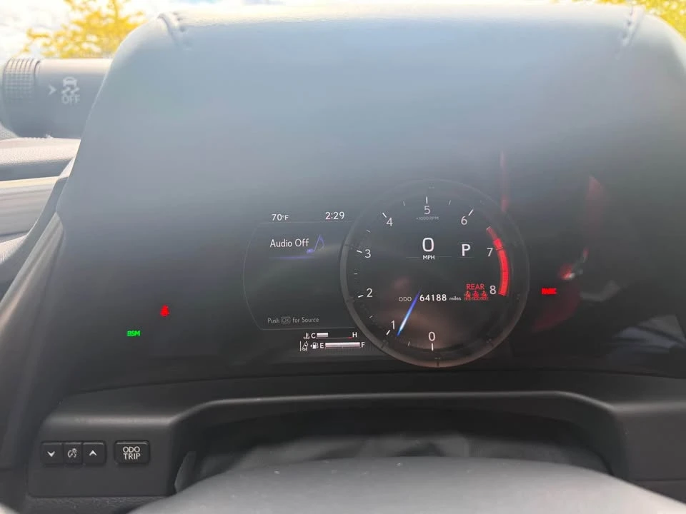 2019 Lexus ES 7th Gen - Image 8 of 12