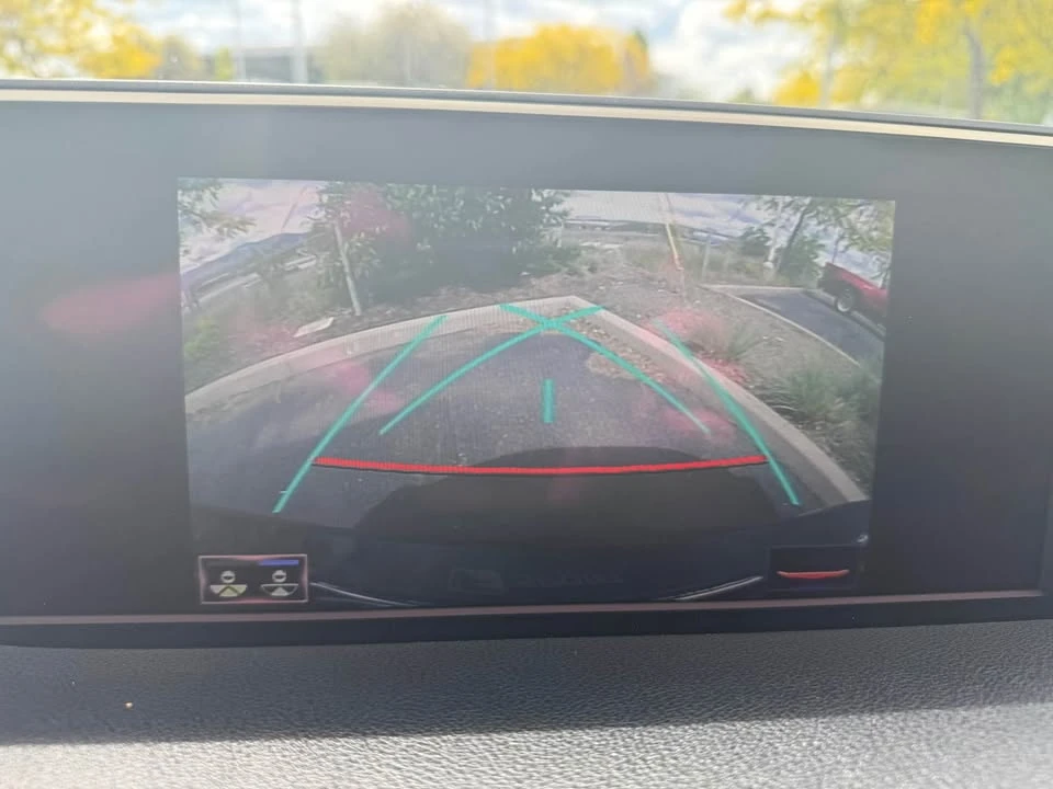 2019 Lexus ES 7th Gen - Image 12 of 12