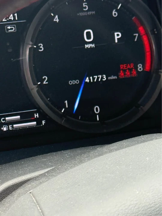 2019 Lexus ES 7th Gen - Image 10 of 10