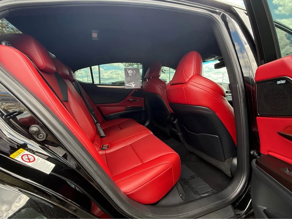 2019 Lexus ES 7th Gen - Image 9 of 12