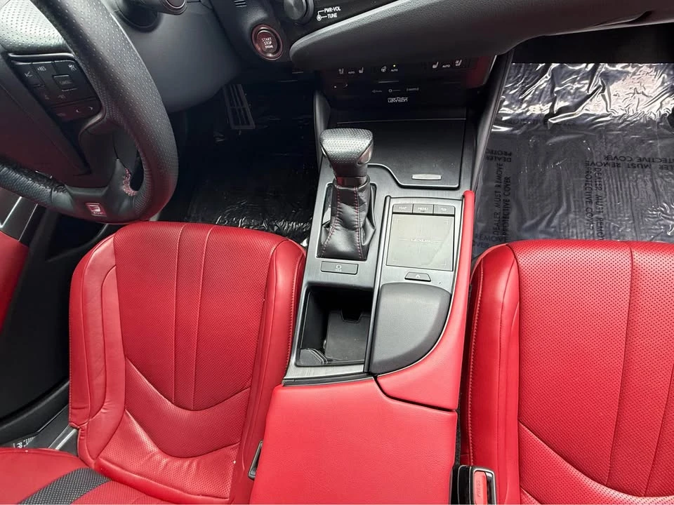2019 Lexus ES 7th Gen - Image 10 of 12
