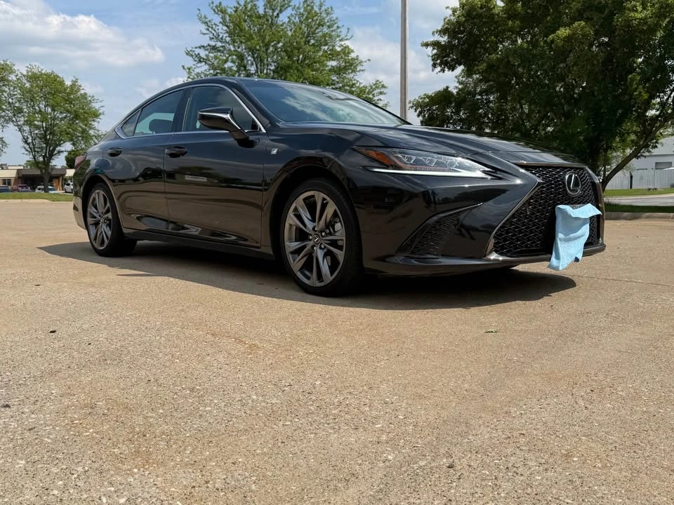 2019 Lexus ES 7th Gen - Image 5 of 10