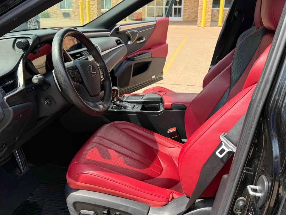 2019 Lexus ES 7th Gen - Image 6 of 10