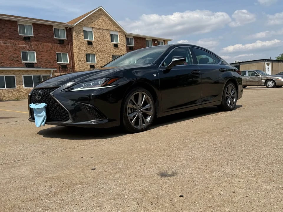 2019 Lexus ES 7th Gen - Image 4 of 10