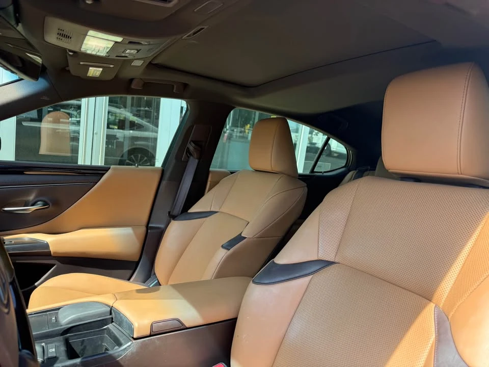 2019 Lexus ES 7th Gen - Image 7 of 13