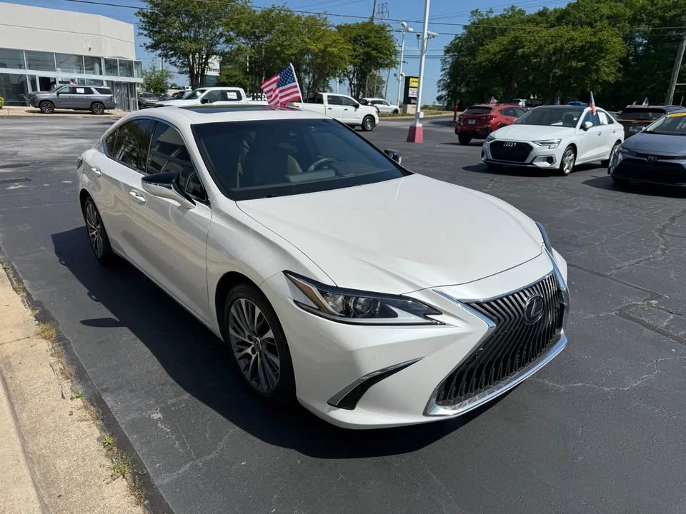 2019 Lexus ES 7th Gen - Image 5 of 13