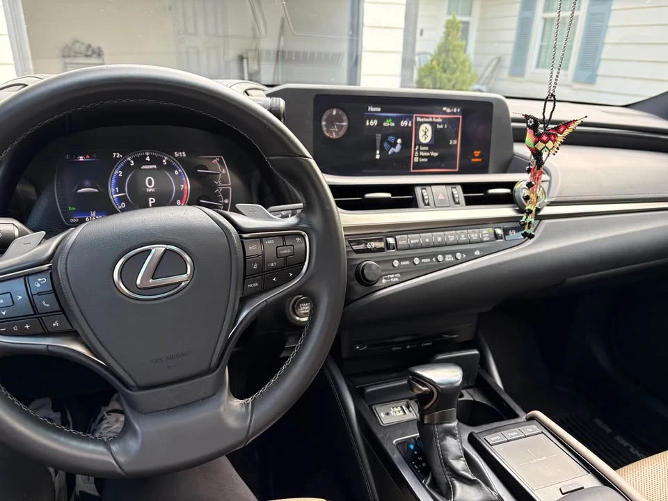 2019 Lexus ES 7th Gen - Image 6 of 8
