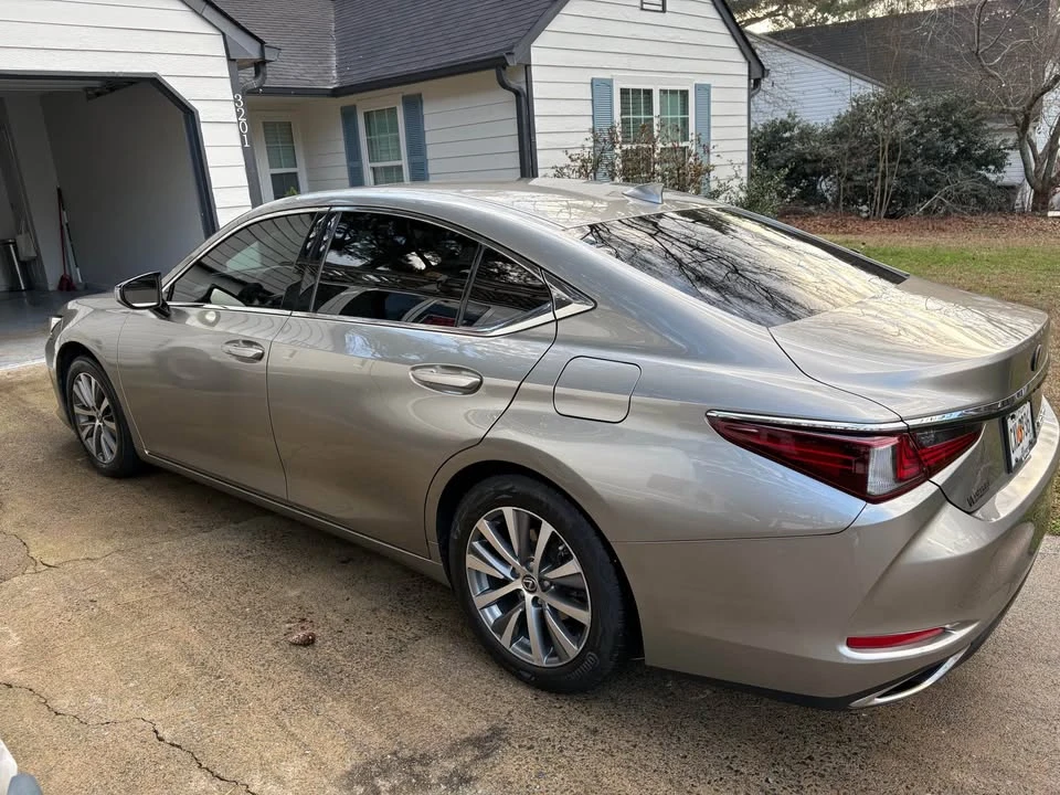 2019 Lexus ES 7th Gen - Image 2 of 8