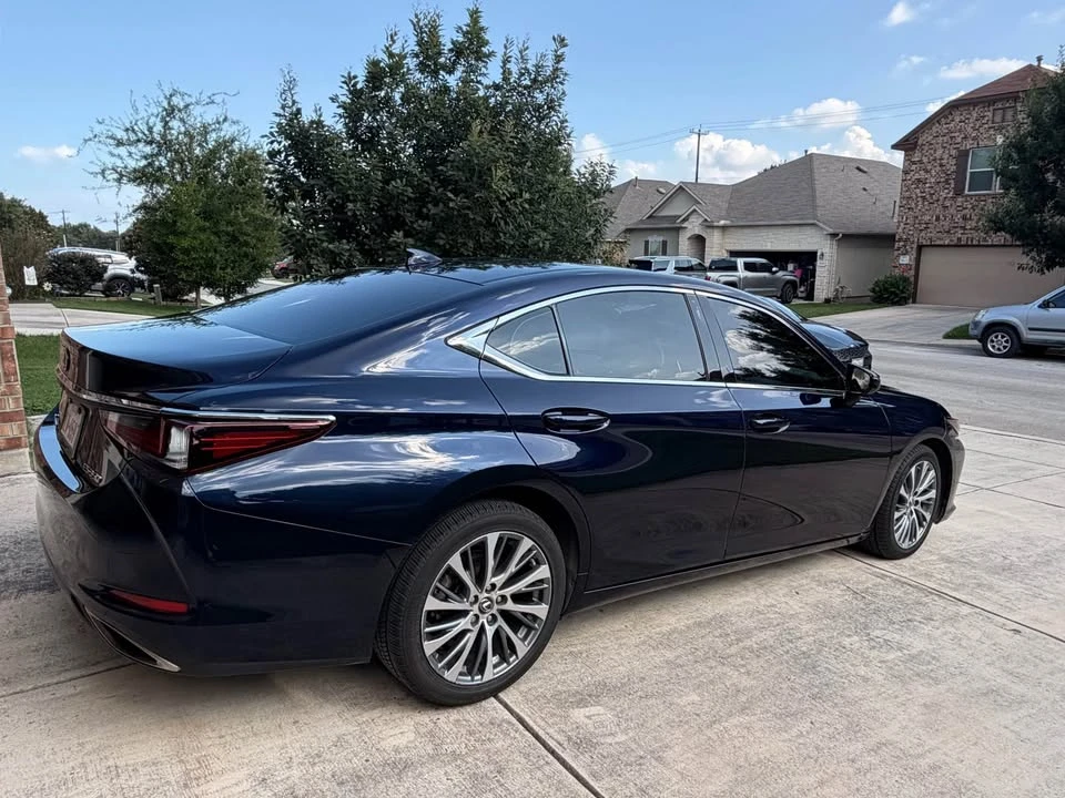 2019 Lexus ES 7th Gen - Image 5 of 18