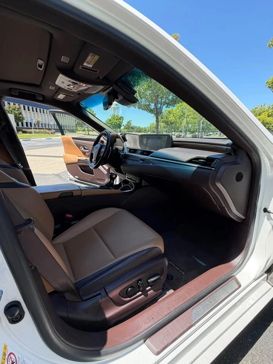 2019 Lexus ES 7th Gen - Image 6 of 13