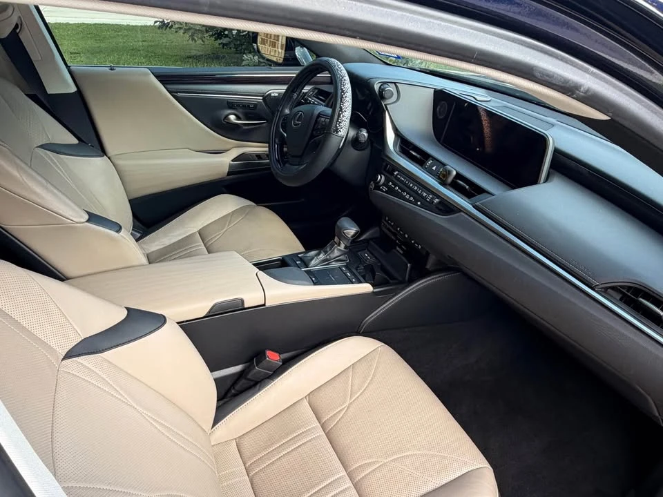 2019 Lexus ES 7th Gen - Image 6 of 18