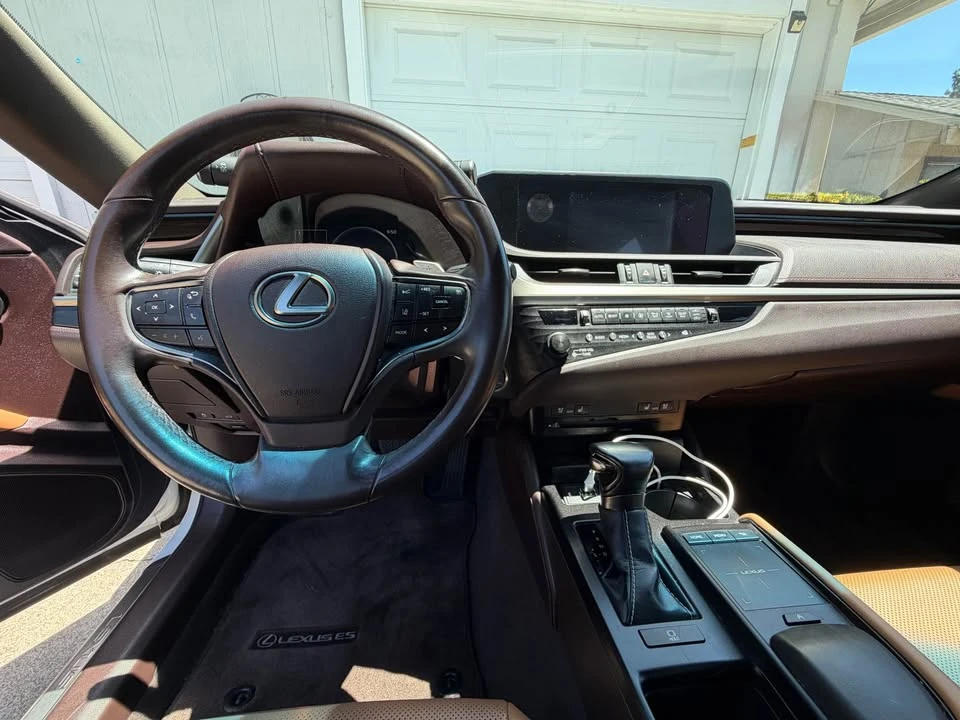 2019 Lexus ES 7th Gen - Image 13 of 13