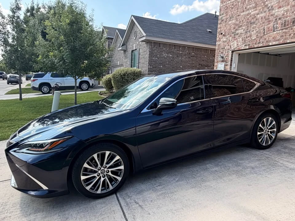 2019 Lexus ES 7th Gen - Image 4 of 18