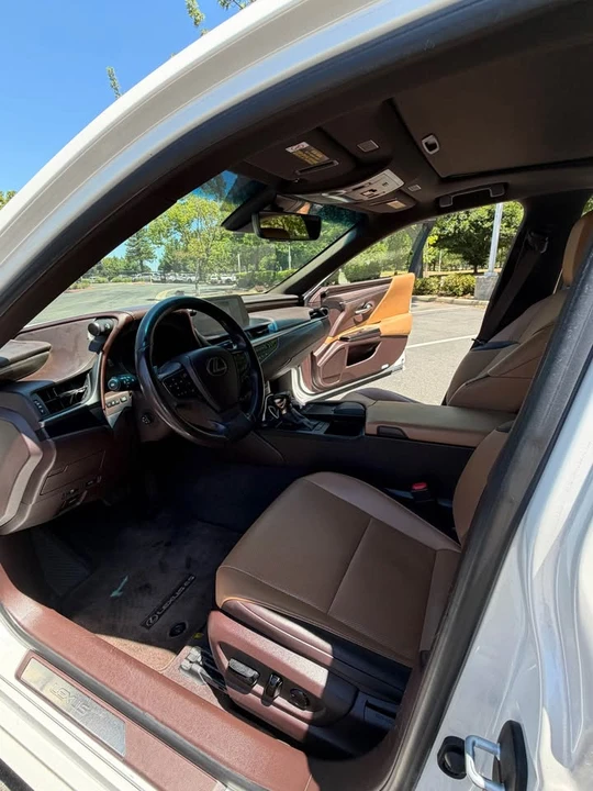 2019 Lexus ES 7th Gen - Image 7 of 13