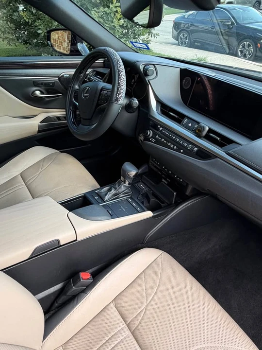 2019 Lexus ES 7th Gen - Image 8 of 18