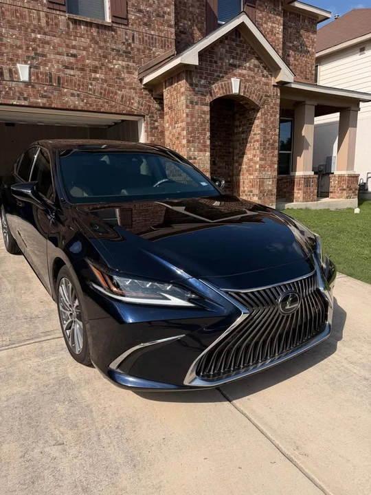 2019 Lexus ES 7th Gen - Image 11 of 18