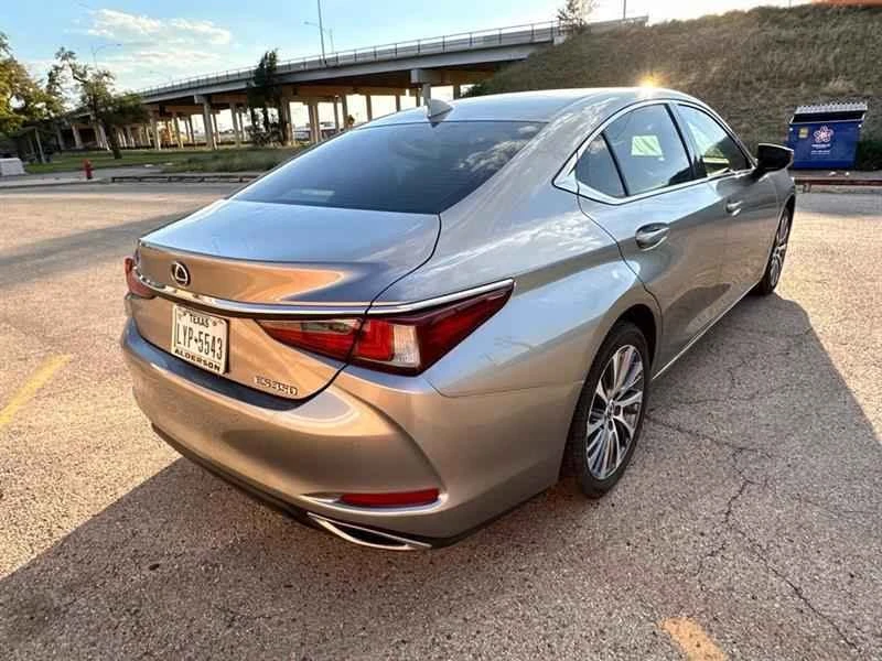 2019 Lexus ES 7th Gen - Image 6 of 11