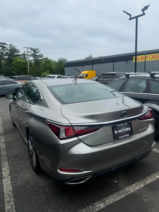 2019 Lexus ES 7th Gen - Image 4 of 4