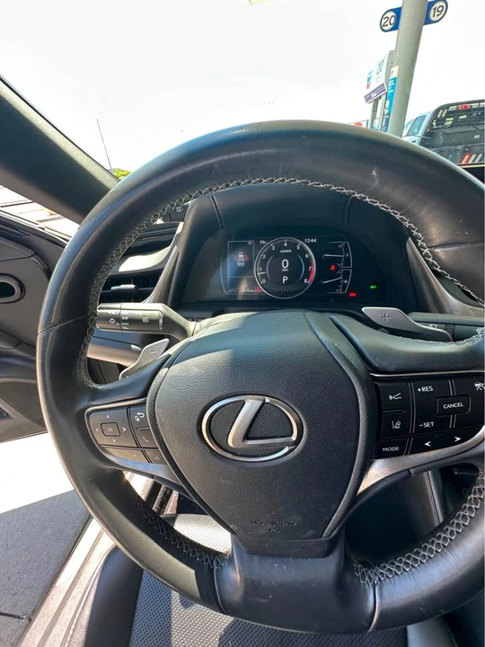 2019 Lexus ES 7th Gen - Image 5 of 20