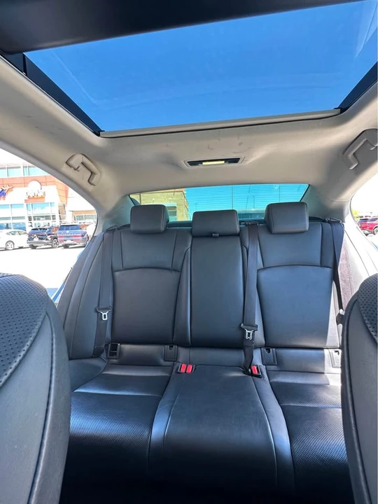 2019 Lexus ES 7th Gen - Image 11 of 20