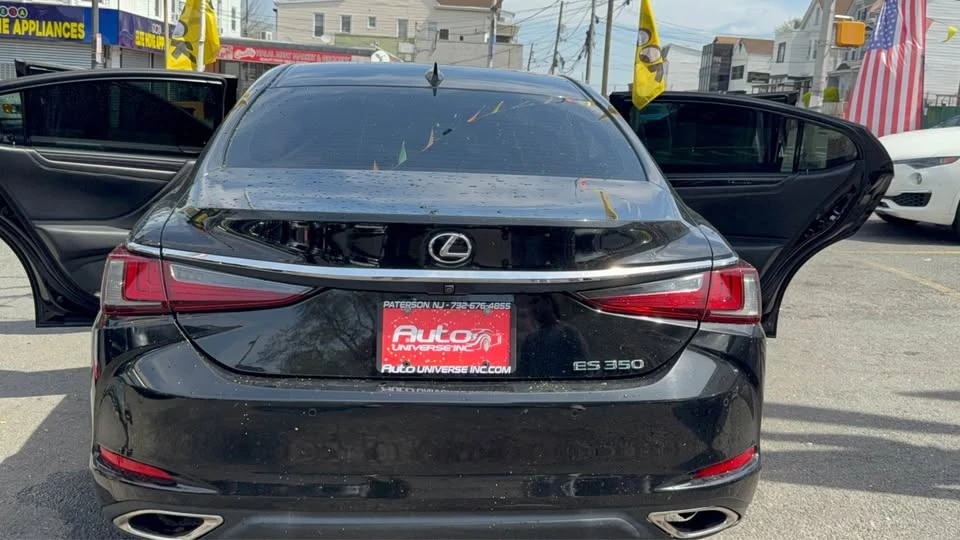 2019 Lexus ES 7th Gen - Image 4 of 13