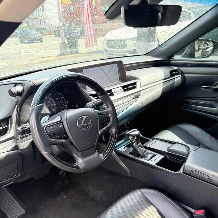 2019 Lexus ES 7th Gen - Image 5 of 13