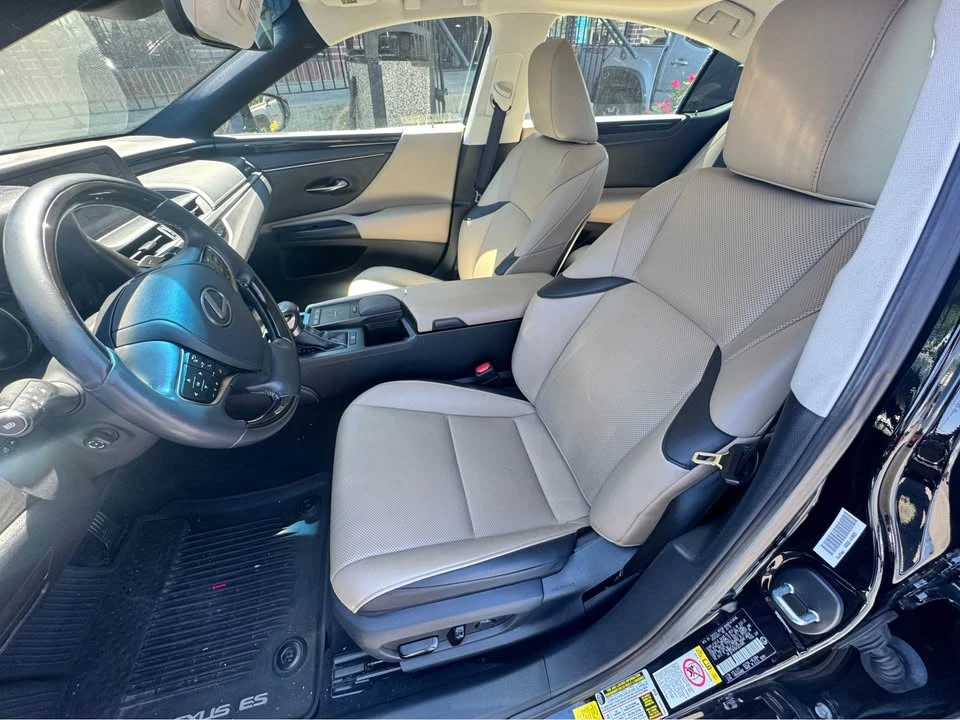 2019 Lexus ES 7th Gen - Image 7 of 12