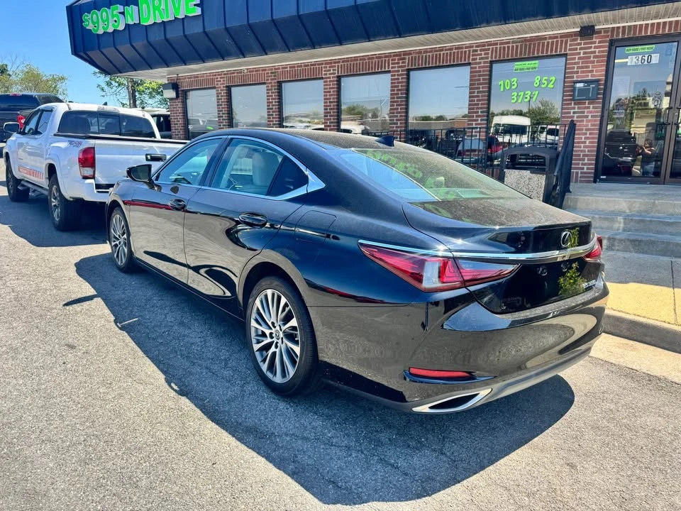 2019 Lexus ES 7th Gen - Image 6 of 12
