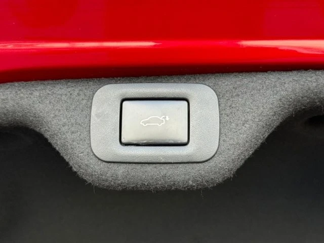 2019 Lexus ES 7th Gen - Image 15 of 21