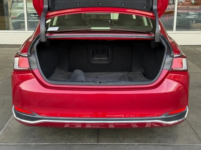 2019 Lexus ES 7th Gen - Image 14 of 21