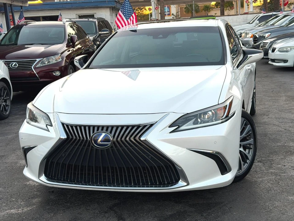 2019 Lexus ES 7th Gen - Image 7 of 12