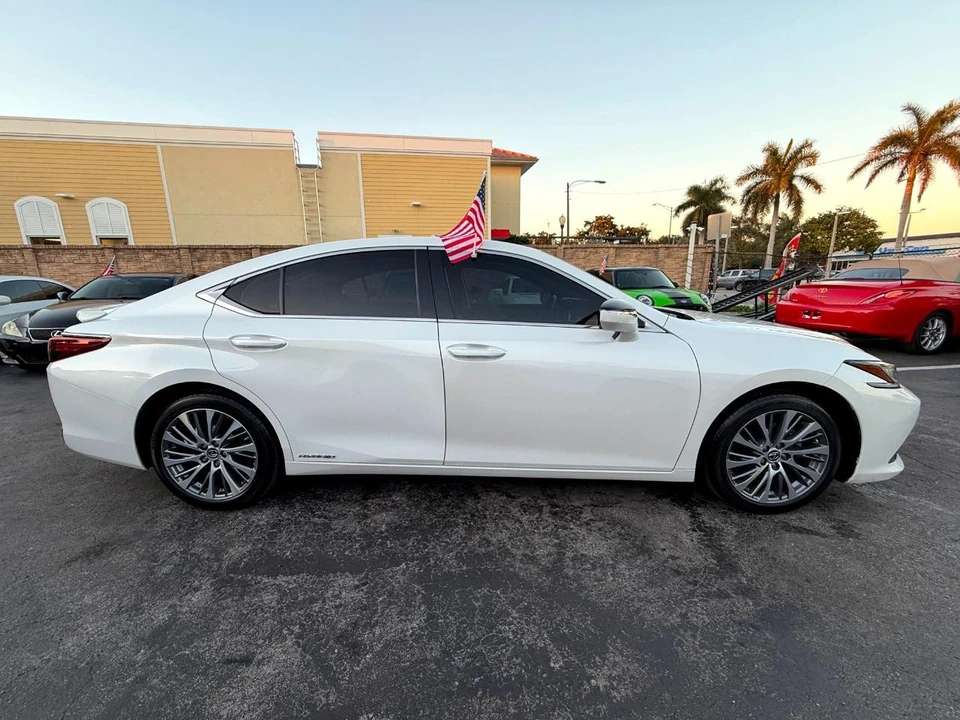 2019 Lexus ES 7th Gen - Image 12 of 12
