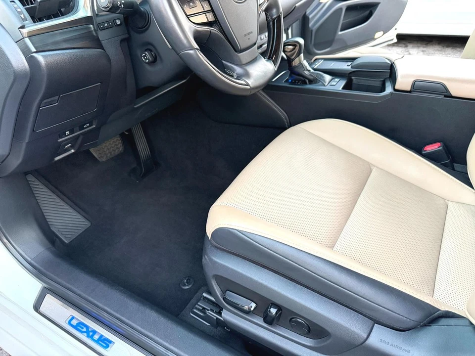 2019 Lexus ES 7th Gen - Image 21 of 21