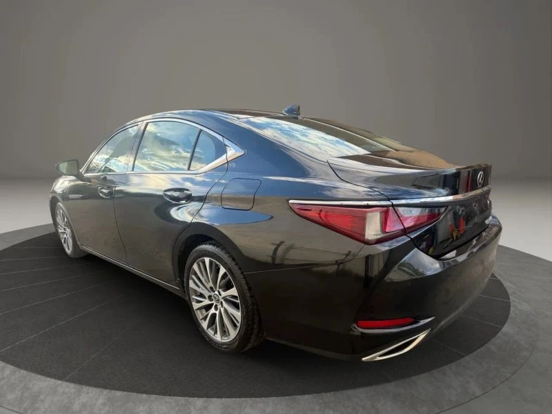2019 Lexus ES 7th Gen - Image 7 of 12