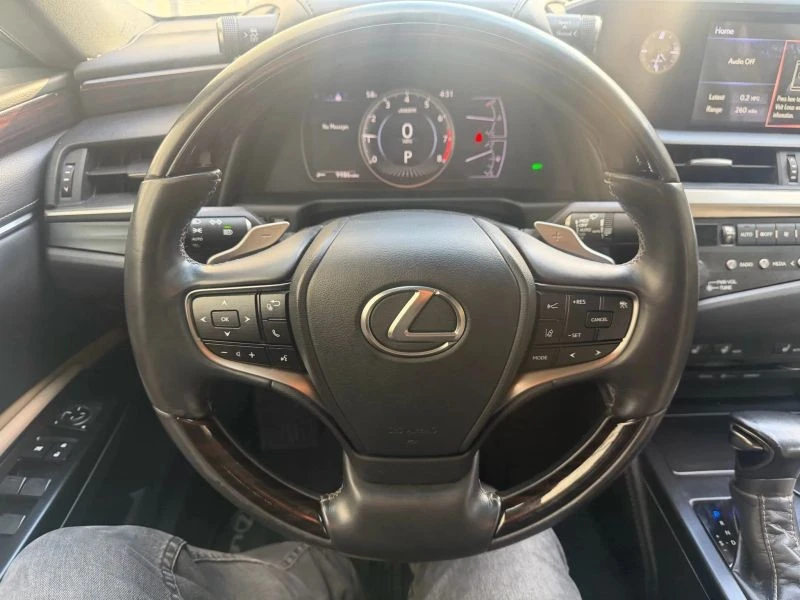 2019 Lexus ES 7th Gen - Image 12 of 12