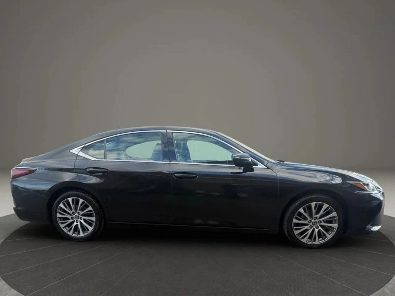 2019 Lexus ES 7th Gen - Image 4 of 12