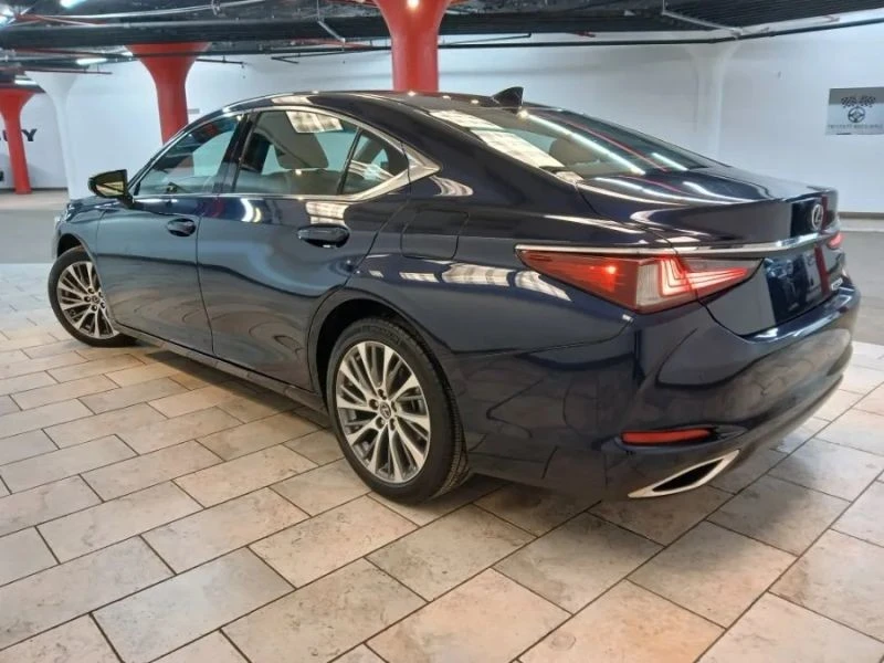 2019 Lexus ES 7th Gen - Image 3 of 12