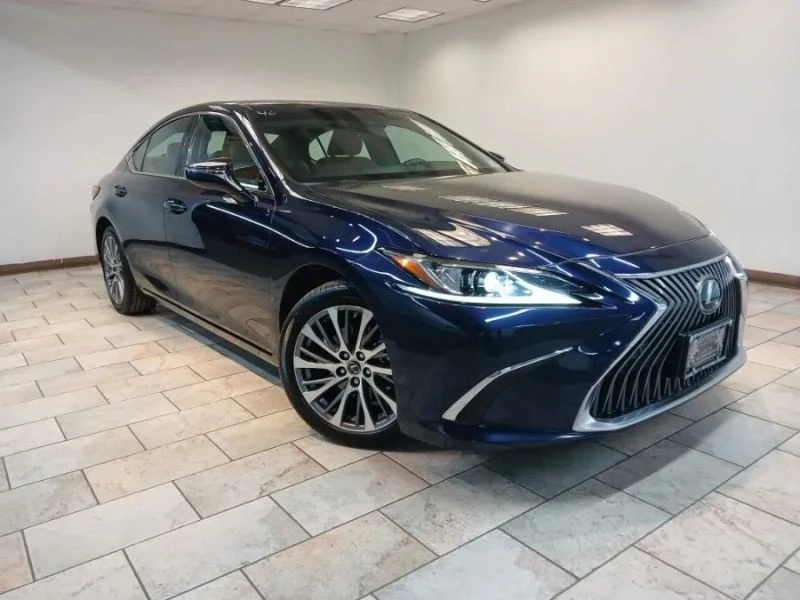 2019 Lexus ES 7th Gen - Image 2 of 12
