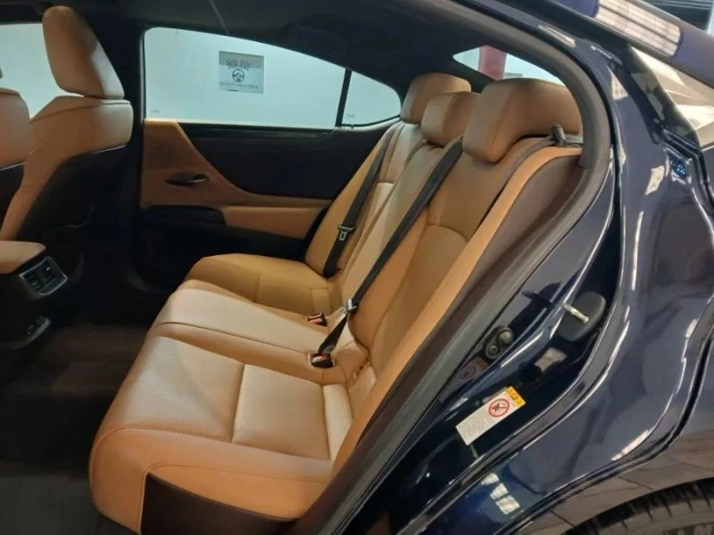 2019 Lexus ES 7th Gen - Image 7 of 12
