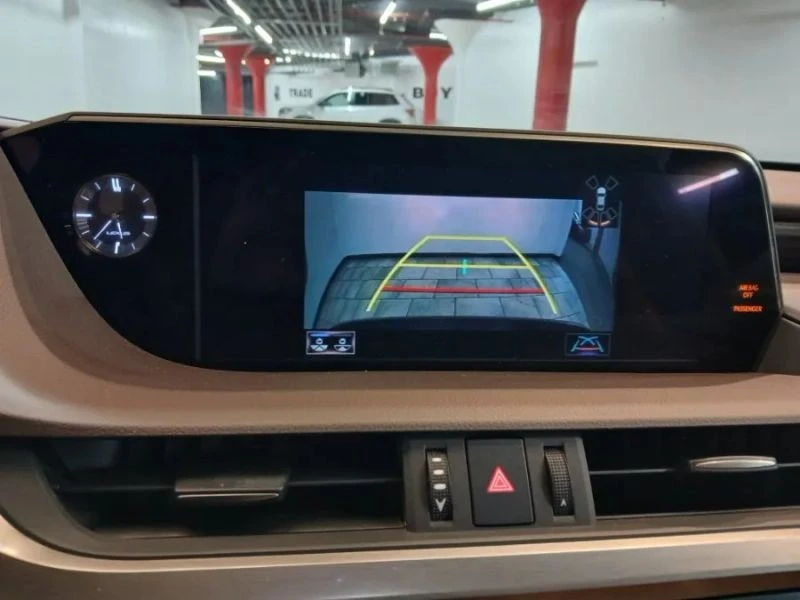 2019 Lexus ES 7th Gen - Image 12 of 12