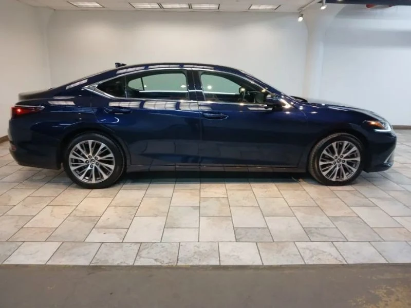 2019 Lexus ES 7th Gen - Image 5 of 12