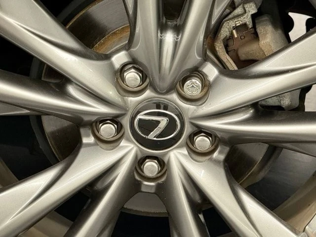 2019 Lexus ES 7th Gen - Image 15 of 21