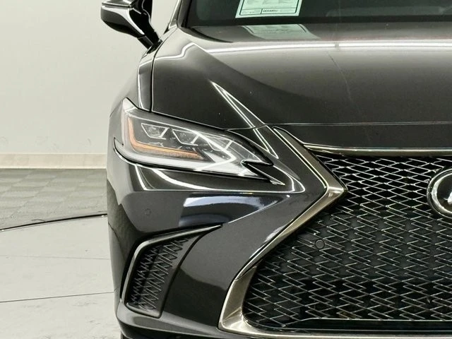 2019 Lexus ES 7th Gen - Image 7 of 21