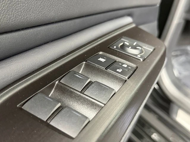 2019 Lexus ES 7th Gen - Image 18 of 21