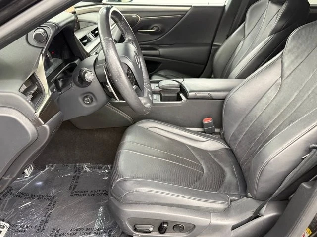 2019 Lexus ES 7th Gen - Image 21 of 21
